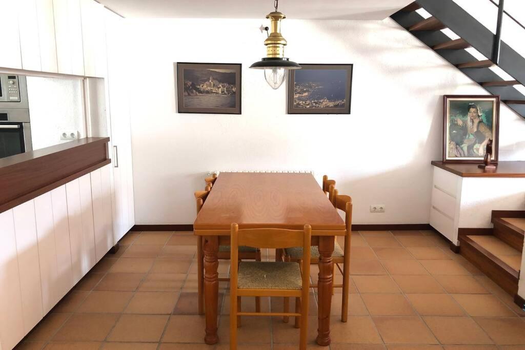 Roques - Casa En Primera Linea De Mar En Cadaqués Exteriör bild